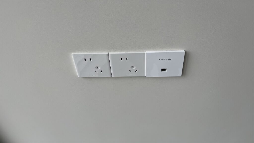 图片[6],装WIFI6碰到智能家居也就只能变成WIFI5使用了做智能家居一定要选择适合的全层WIFI设备,老王弱电