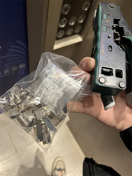 装WIFI6碰到智能家居也就只能变成WIFI5使用了做智能家居一定要选择适合的全层WIFI设备,老王弱电